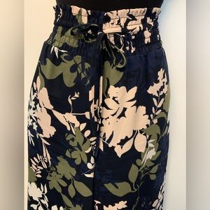 🌸Laundry by Shelli Segal wide leg pants